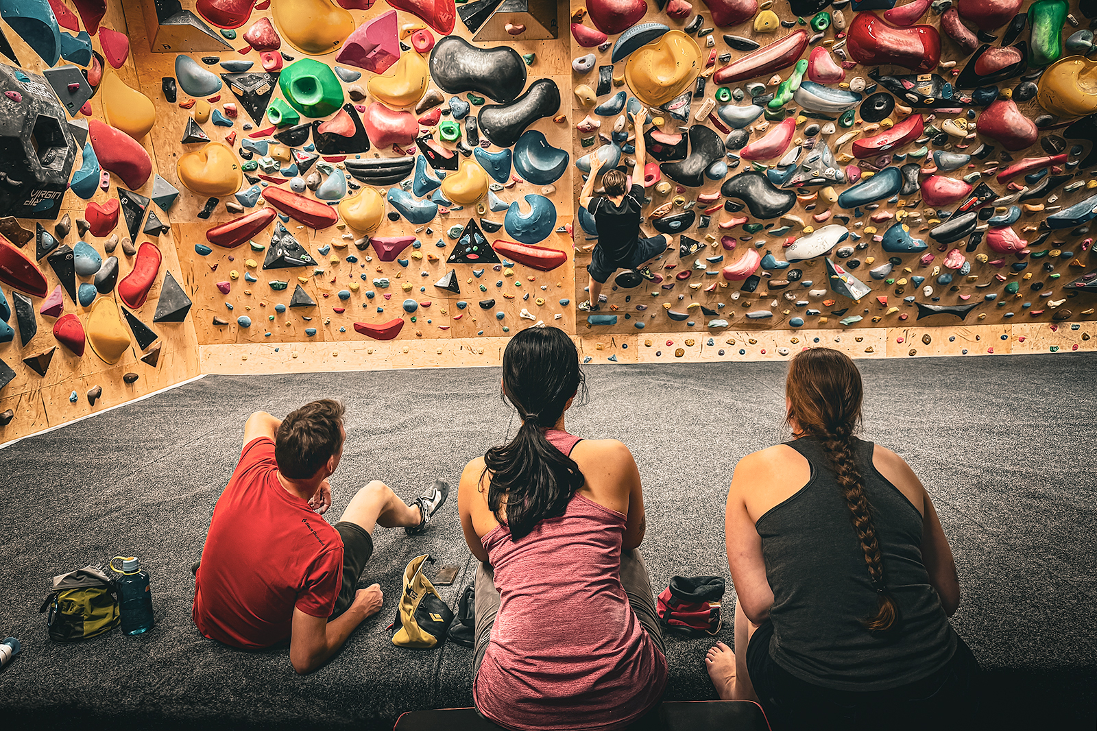 coaching climbing group lessons